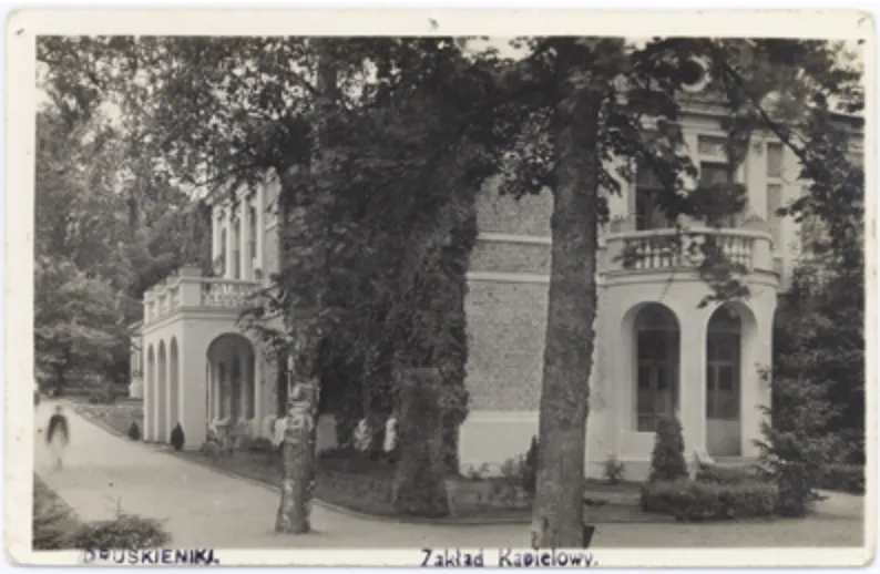 Archive postcard of the Druskienniki bathing establishment among the trees